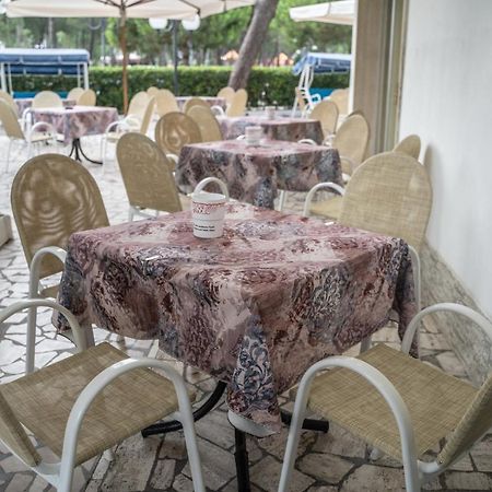 Hotel Sayonara Milano Marittima Exterior foto