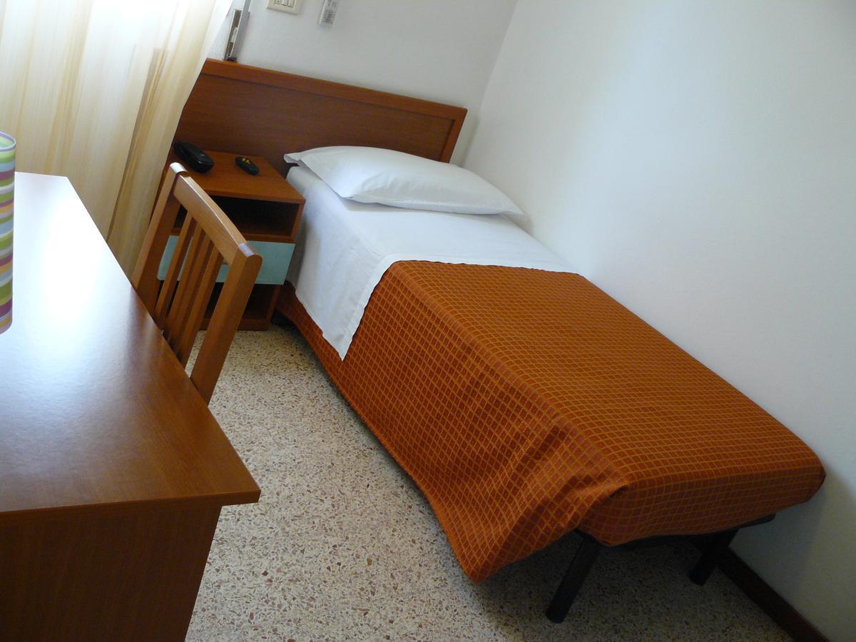 Hotel Sayonara Milano Marittima Exterior foto