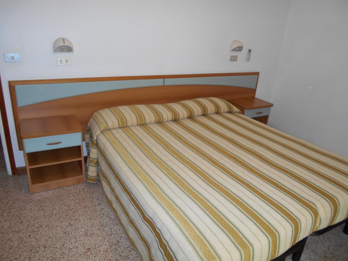 Hotel Sayonara Milano Marittima Exterior foto