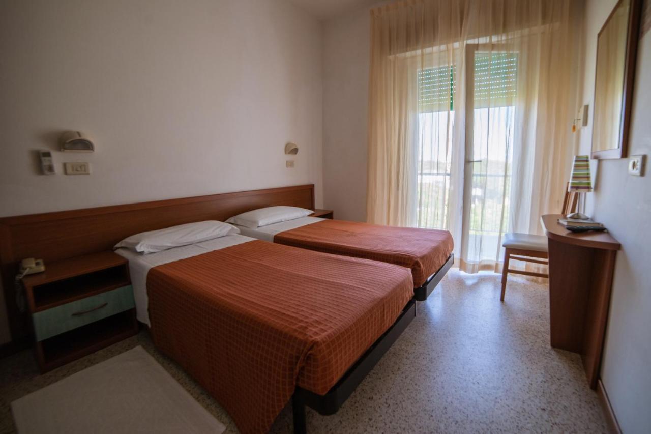 Hotel Sayonara Milano Marittima Exterior foto