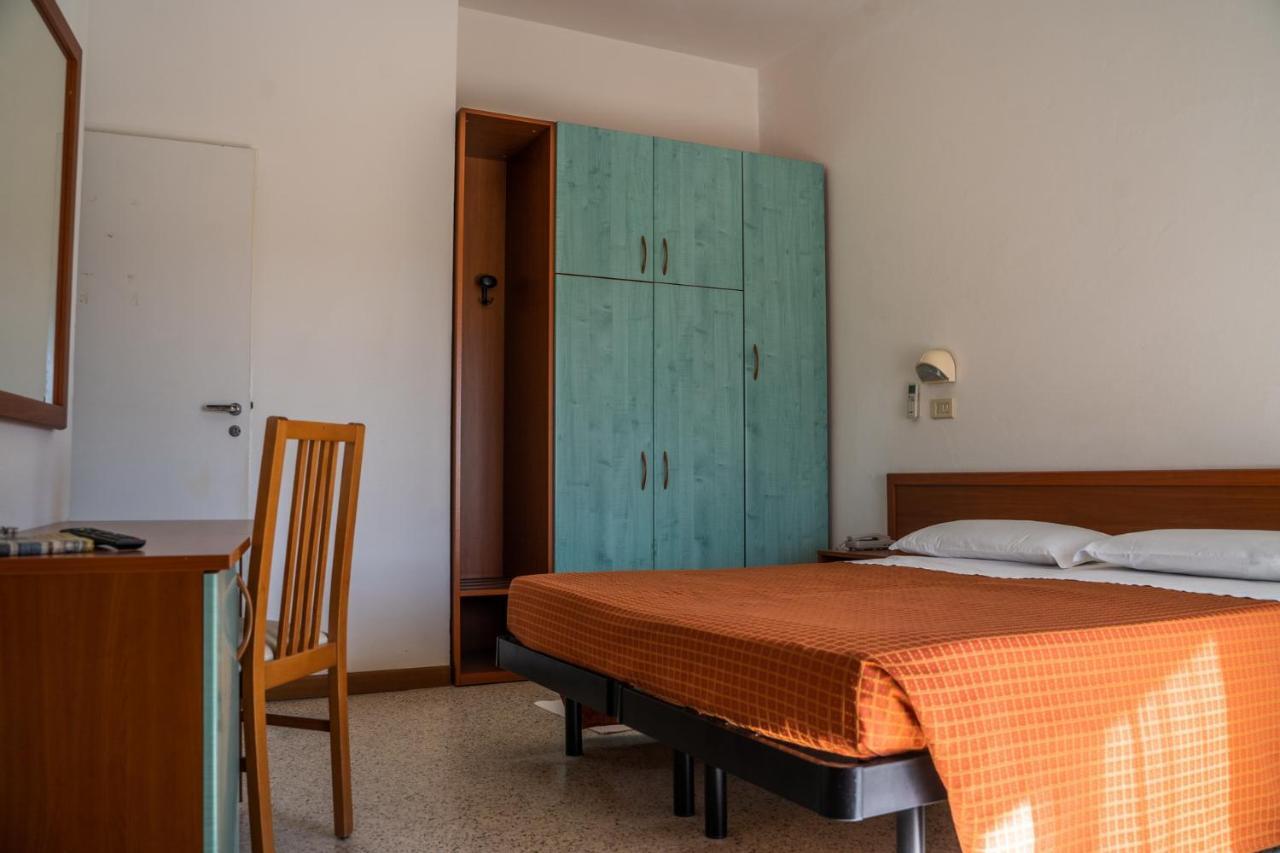 Hotel Sayonara Milano Marittima Exterior foto